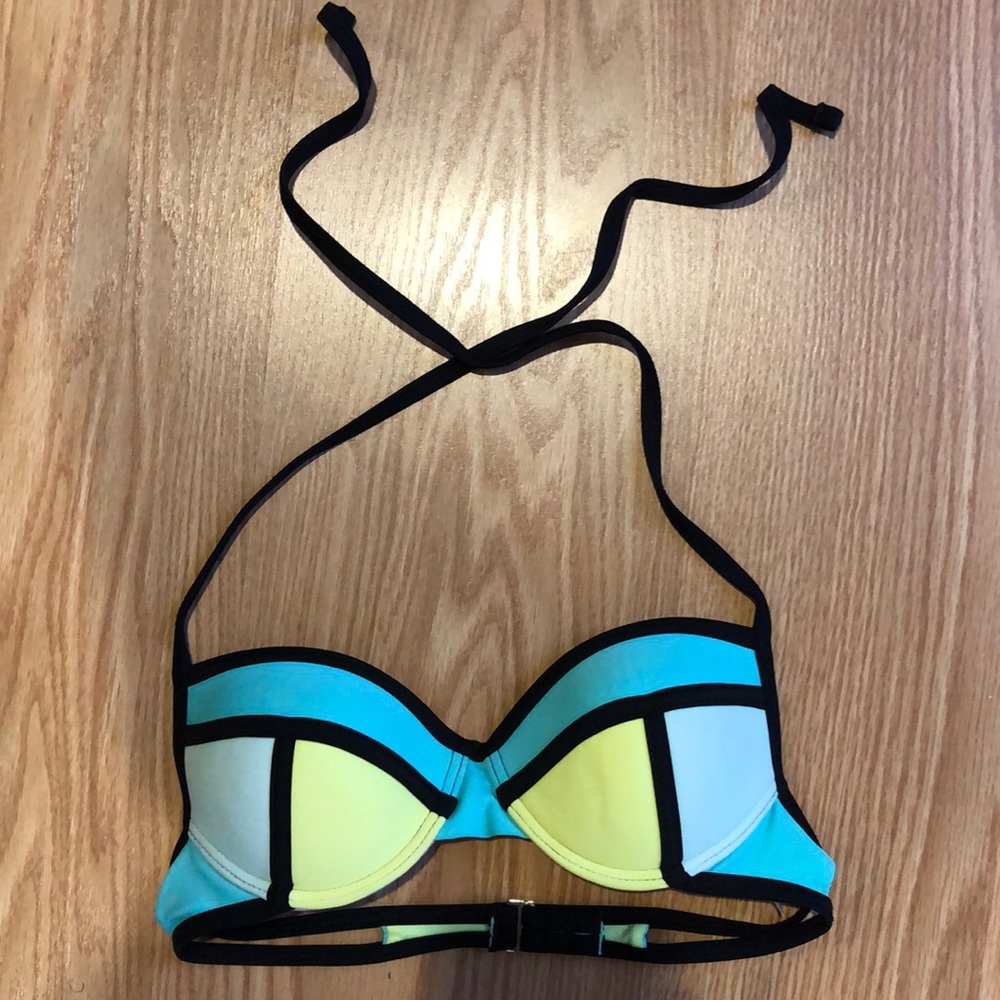 Bikini top